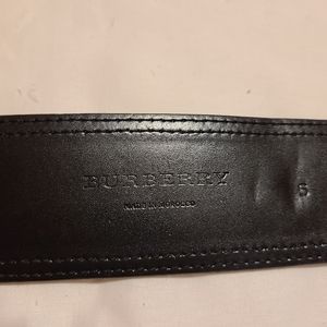 Burberry London belt up to 38 inches perfect condition